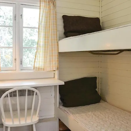 Three-bedroom Holiday In Hornbak *